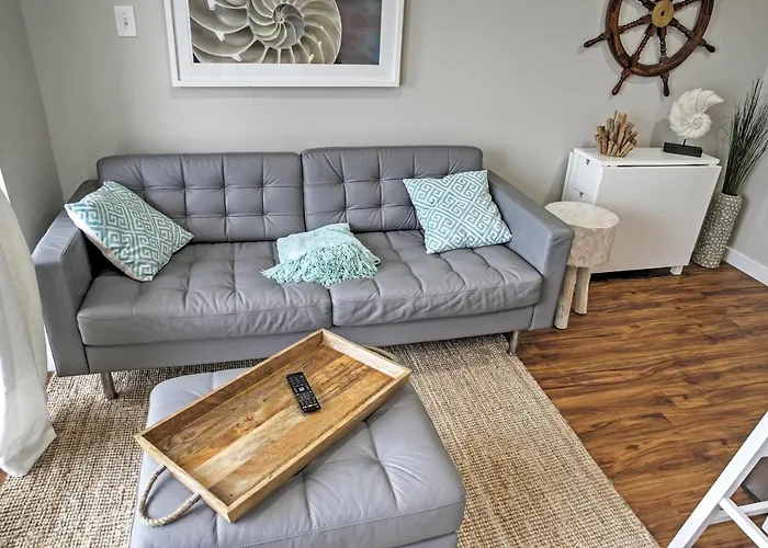 Beachfront Corpus Christi Condo With Deck And Views!